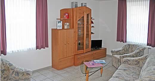 Das Gasthaus Therme-Blick mit 10 Ferienwohnungen in Bad Driburg wartet auf Ihren Besuch. Die Ferienwohnungen sind modern und komfortabel ausgestattet und in verschiedenen Größen angelegt. Die Ferienwohnung Bad Driburg liegt ruhig außerhalb des Stadtzentrums. Bad Driburg Ferienwohnung im Gästehaus Therme-Blick. Ferienwohnungen in Bad Driburg mit moderner Ausstattung.