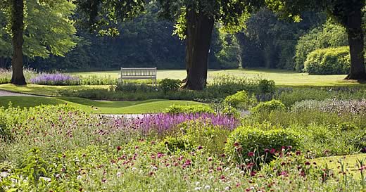 Das Gasthaus Therme-Blick mit 10 Ferienwohnungen in Bad Driburg wartet auf Ihren Besuch. Die Ferienwohnungen sind modern und komfortabel ausgestattet und in verschiedenen Größen angelegt. Die Ferienwohnung Bad Driburg liegt ruhig außerhalb des Stadtzentrums. Bad Driburg Ferienwohnung im Gästehaus Therme-Blick. Ferienwohnungen in Bad Driburg mit moderner Ausstattung.